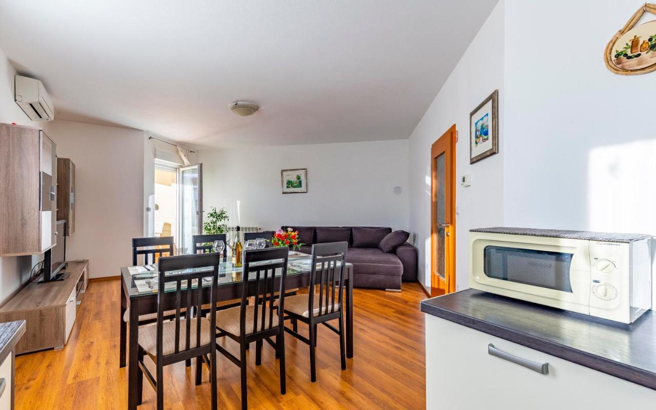 Apartment Istriensonne - Veruda Mit Grillterrasse Pula