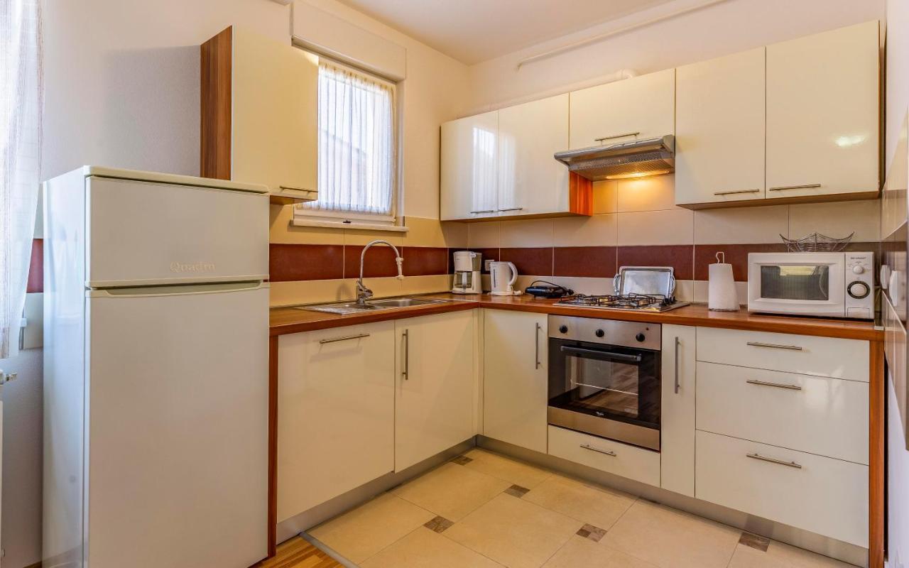Apartment Istriensonne - Veruda Mit Grillterrasse *