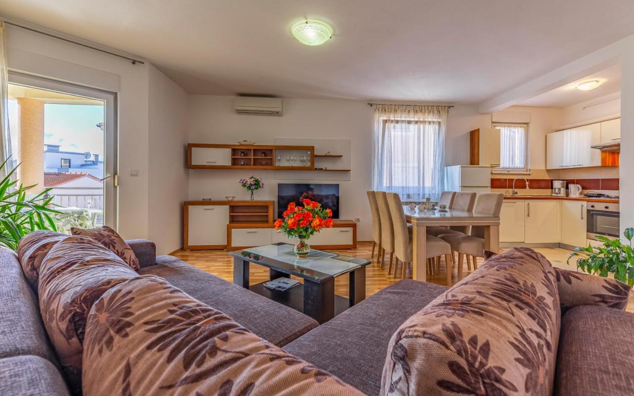 Apartment Istriensonne - Veruda Mit Grillterrasse Pula