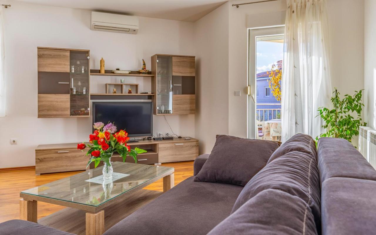 Apartment Istriensonne - Veruda Mit Grillterrasse Pula